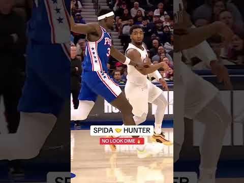 (NBA): Great no look pass by Donovan Mitchell...