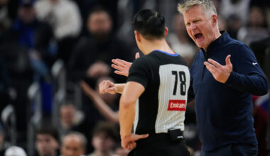 Warriors coach Steve Kerr ejected after heated exchange over no-call in 4th quarter