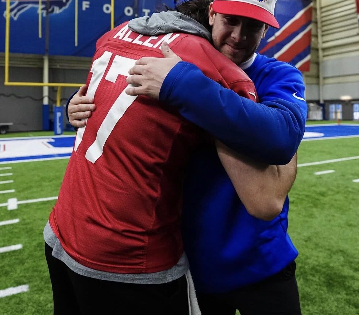[Blue Jays] To our close friend Josh Allen and the @BuffaloBills: Good luck in the playoffs 🤗🦬 #BillsMafia