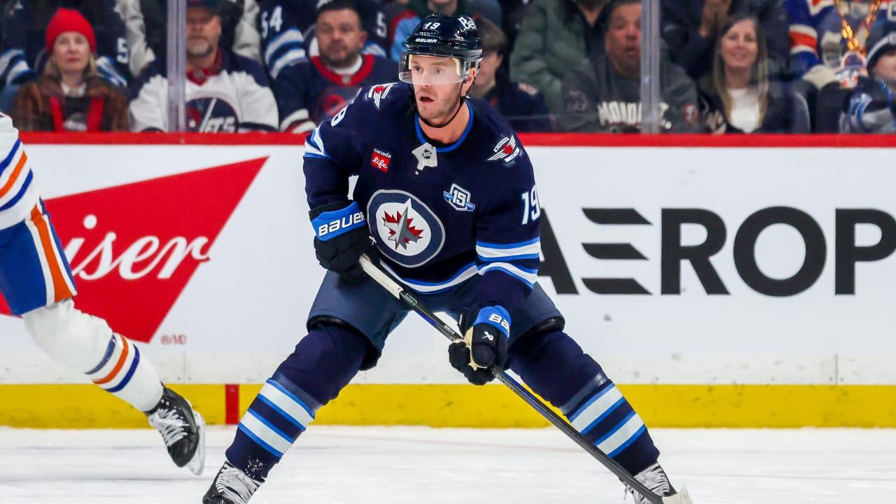 Toews anticipates ‘very emotional’ return to Chicago with Jets | NHL.com