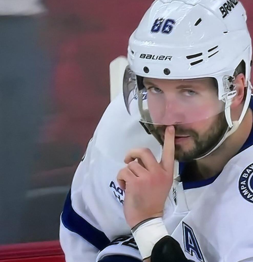Kucherov showing the Hawks how many points they earned tonight