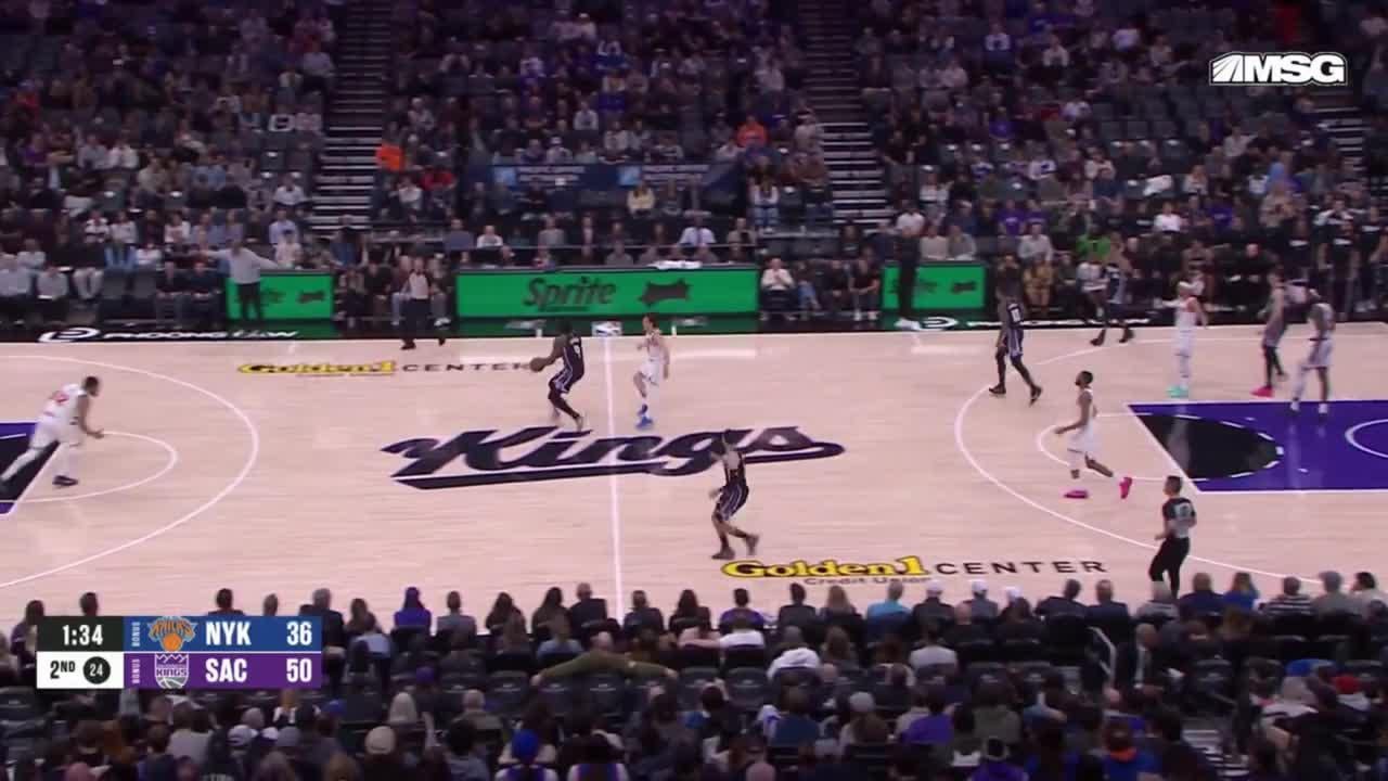 [Lowlight] Karl-Anthony Towns falls down driving to the basket, stays on the ground in the backcourt, and misses the easy loose ball rebound leading to a Kings 3 - Mike Brown heated on the sidelines