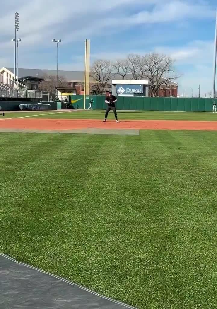 Marcus Semien, Brett Baty, and Jett Williams are working out together in Texas (via IG/jett_williams004)
