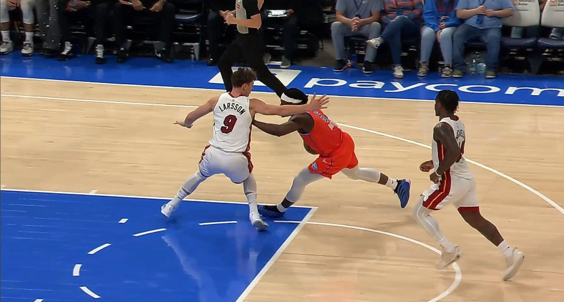 [Highlight] Lu Dort stiff arming his defender, Pelle Larsson, twice in the same game, called for the offensive foul each time (with replays). Heat and Thunder commentaries