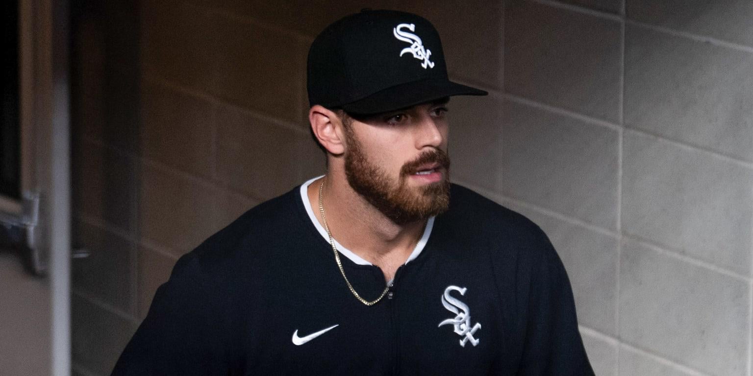 White Sox reliever Ellard, just 28, retires to be a family man