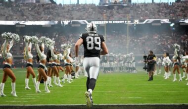 Patriots lost the tiebreaker to the Broncos for the 1 seed because of loss to Raiders 🤣