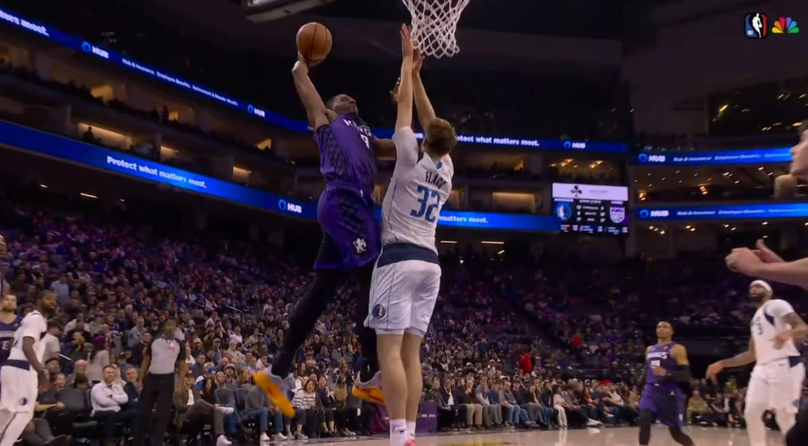 [Highlight] Precious Achiuwa goes to coast to coast and finishes with a powerful poster dunk over Cooper Flagg (with replays)