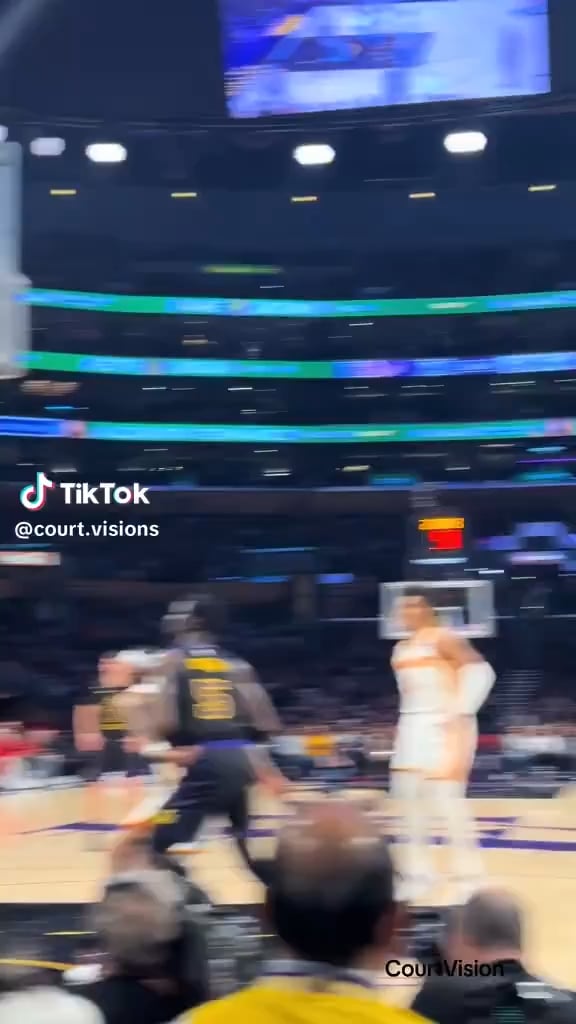 Sweet moment from the Hawks game