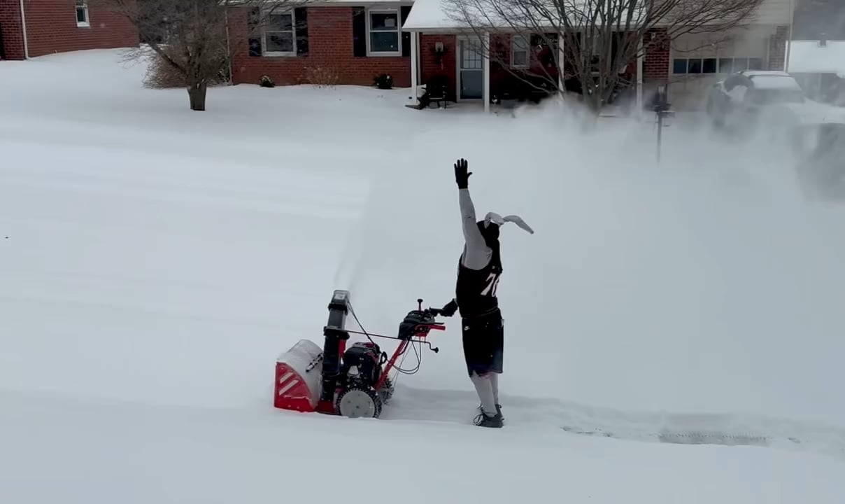 Hip-Hop Out Snow Blowing