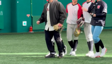 Willy Adames having the time of his life while taking drills with Whimoon and Deoksu High School