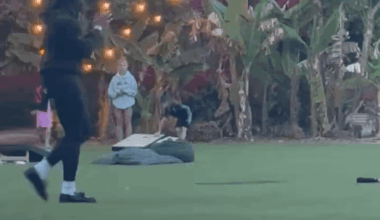 NFL legend Cam Newton was at a hotel and saw kids playing football, so he went over and started playing catch with the kids. Playing catch with Cam Newton is something that these kids will never forget for the rest of their lives