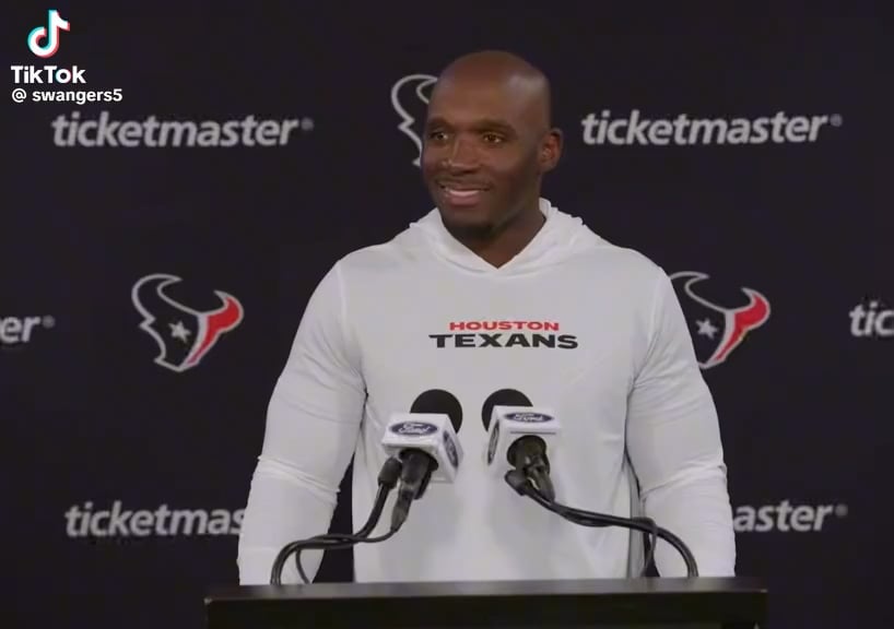 DeMeco Ryans’ Swarm Defense Is Villainous🤘