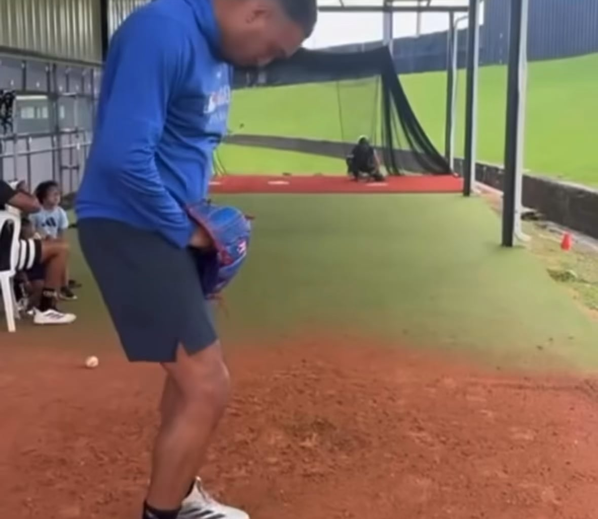 New Dodgers closer Edwin Diaz getting some pitching work this morning [@dodgersnation]