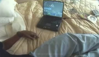 The ‘99 Spurs were ripping Starcraft LAN parties in the hotel before destroying your favorite team LOL