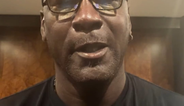 Michael Jordan congratulating and supporting Rose and his jersey retirement!! GOAT RECOGNIZES GOAT, we love to see it!