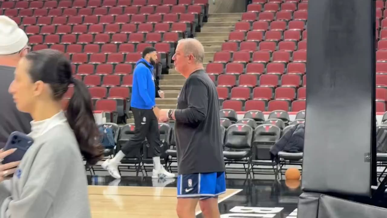 Anthony Davis is at Dallas Mavericks shootaround in Chicago.