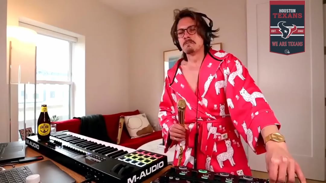 WAKE UP, IT'S GAMEDAY!