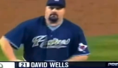 Vin Scully introduces David Wells to the broadcast like only Vin Scully can.