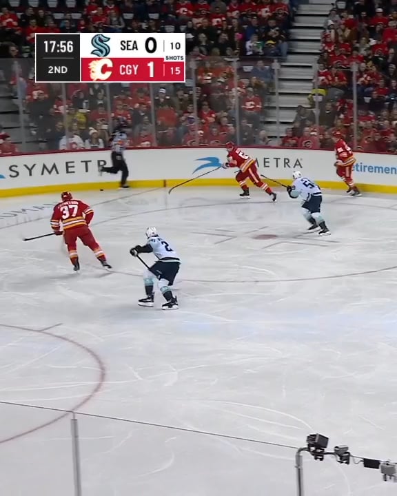 Melly's first NHL celly! It was only a matter of time!