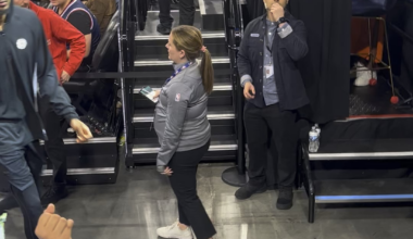 Telling Claxton to come to the Lakers