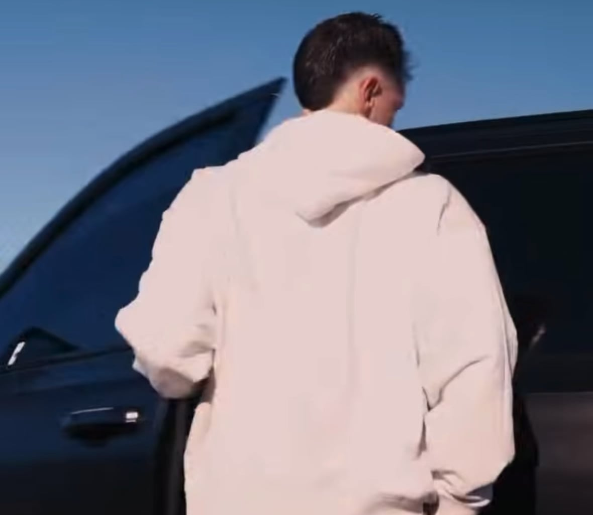 “La La Land” by Kyle Tucker on Instagram [@ktuck_30]