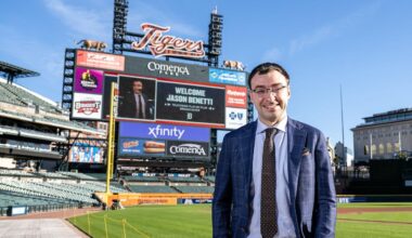 Tigers announcer Jason Benetti in line for top job with NBC