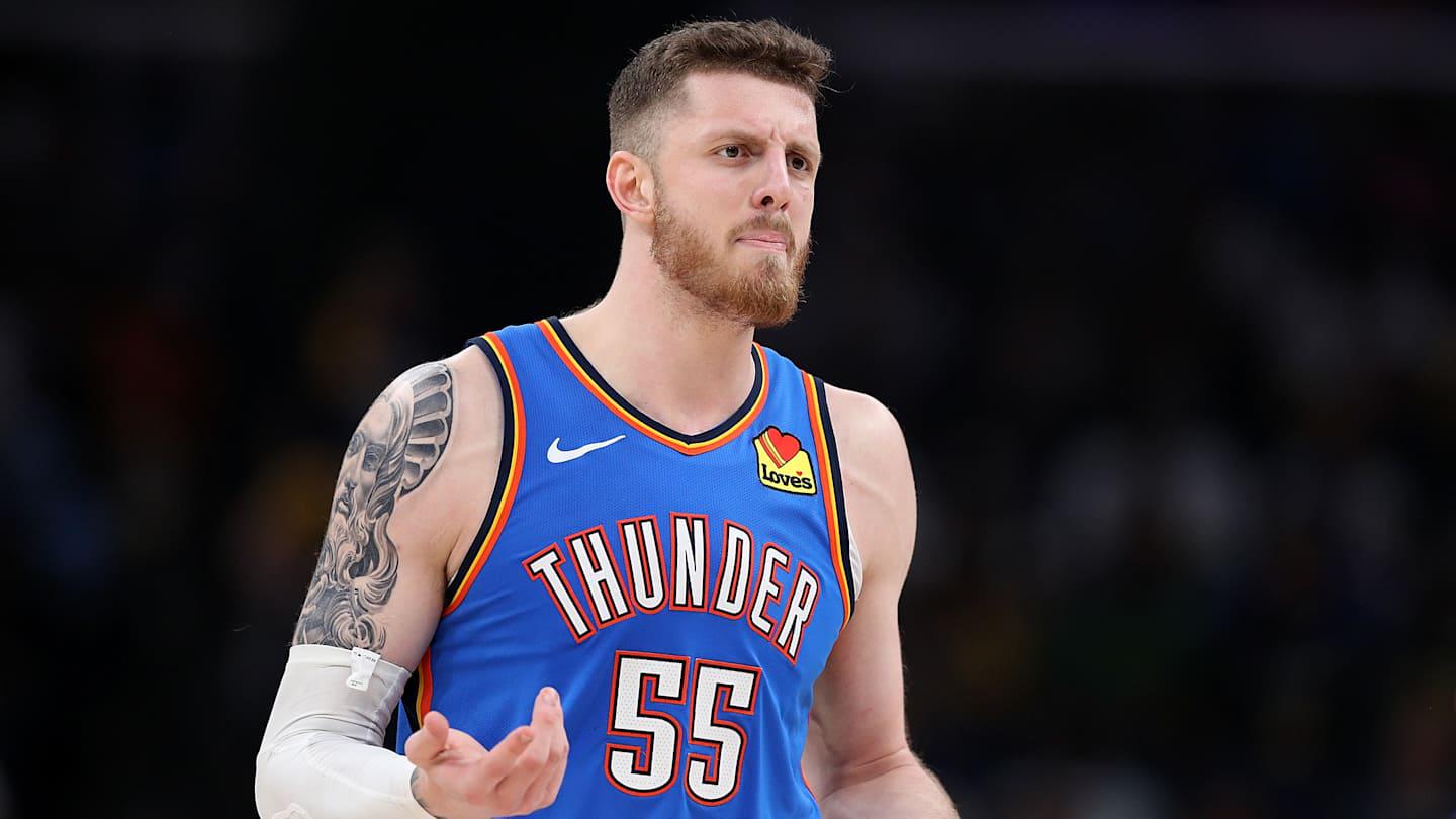 Dumbass article - Isaiah Hartenstein's worst nightmare could soon come true at the trade deadline