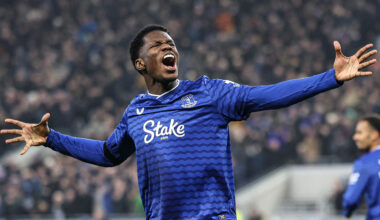 Barry scores again to rescue a point for Everton against Leeds