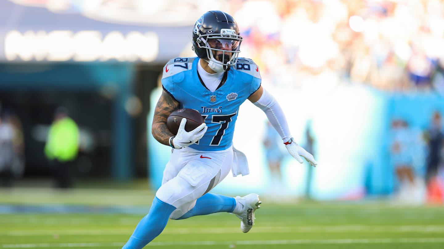 Titans make a flurry of roster moves as 3-14 season comes to an end