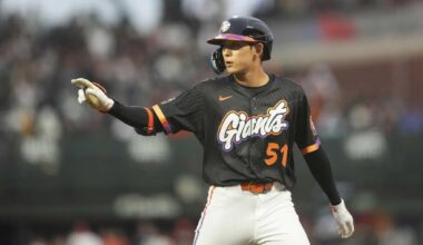 Giants star Jung Hoo Lee detained at Los Angeles International Airport
