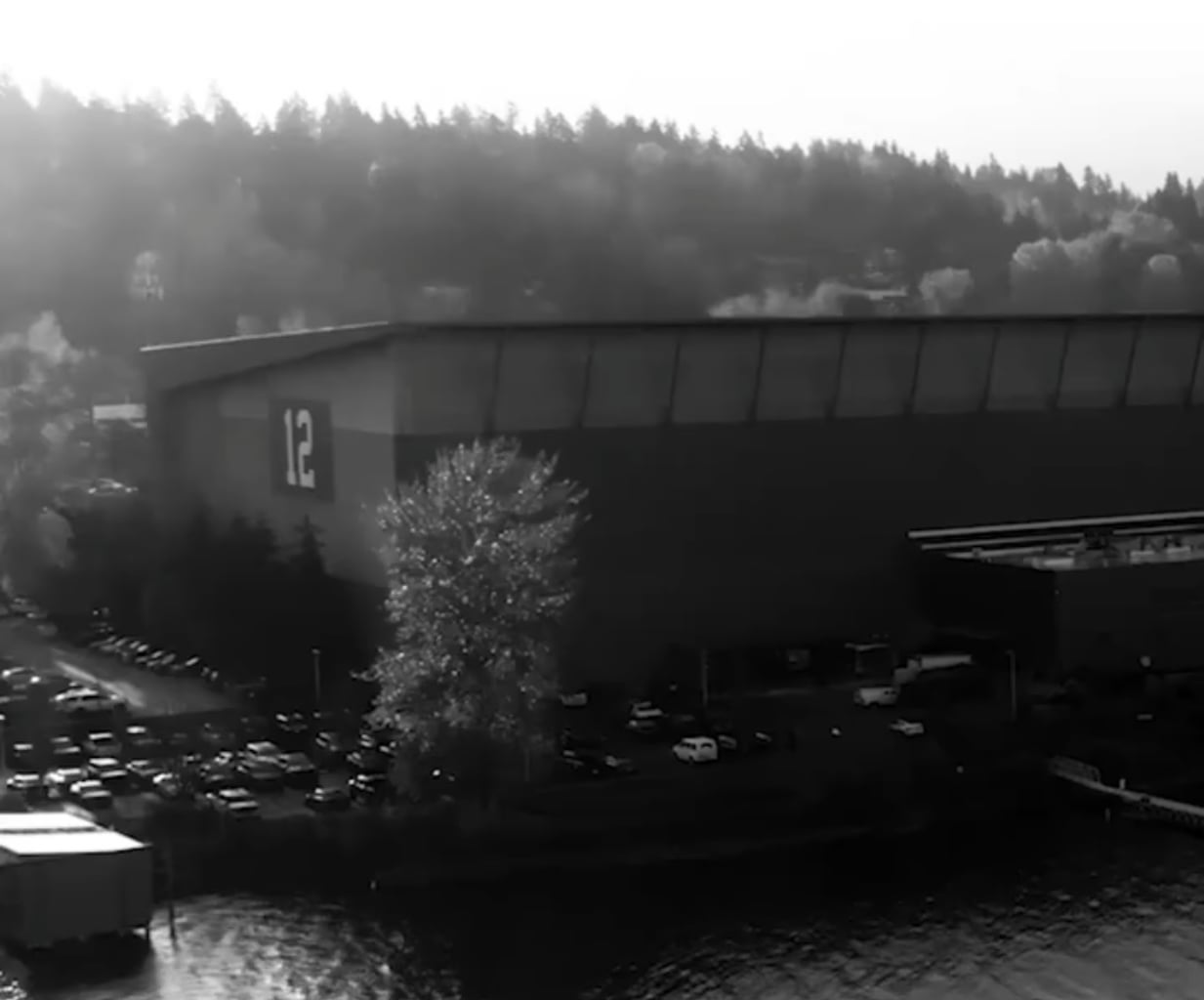 The calm before the storm… Seattle is locked in. 💙💚