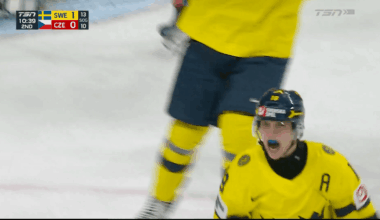 [CZE 0 - SWE (2)] Viktor Eklund (NYI) finds some open ice and smacks home the power play goal. Jack Berglund (PHI) and Ivan Stenberg (2026) with the assists