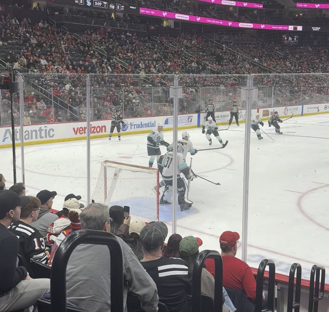 Quick clip of Devils attacking in Seattle zone with 2 mins left in the 3rd. View: 6 rows off the ice behind the goal off to the goalie’s right