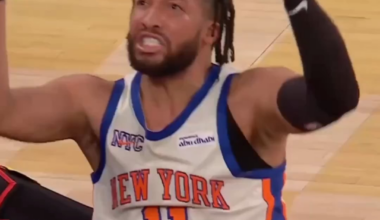 Brunson's reaction to the "jump ball" decision