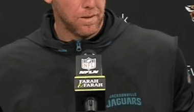 [Highlight] Awesome post-game exchange between a reporter and Jaguars HC Liam Coen