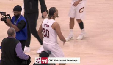 [Highlight] Jaylon Tyson gets down the lane and dishes to Mobley to put the Cavs ahead by 2 against the 6ers (with replays)