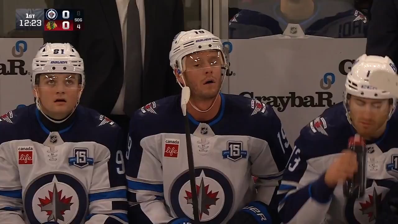 One of the best to wear a Blackhawks sweater... welcome back Jonathan Toews‼️