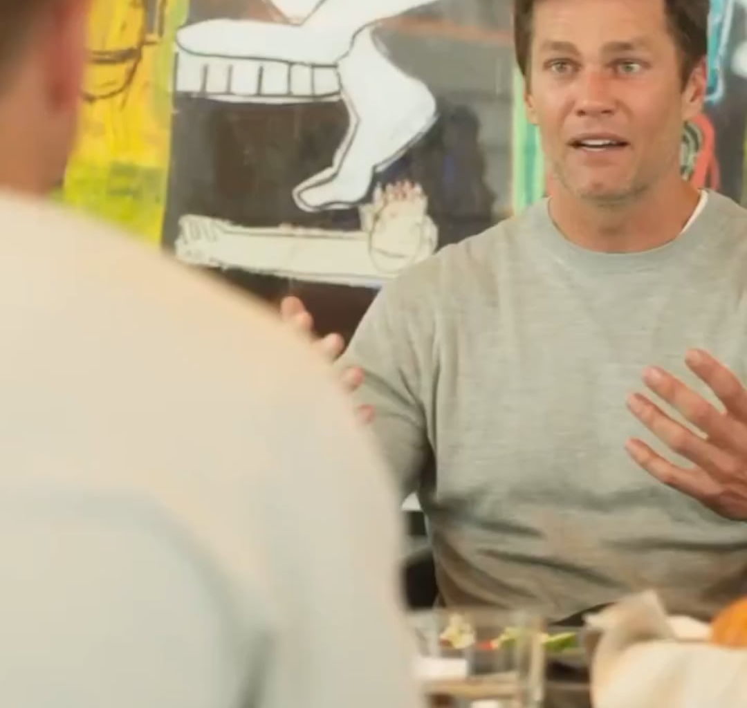 [Dante] Pretty awesome clip of Tom Brady telling the 2024 draft class about his legendary 28-3 comeback in the Super Bowl, while young Caleb Williams soaks it all in @CALEBcsw @TomBrady