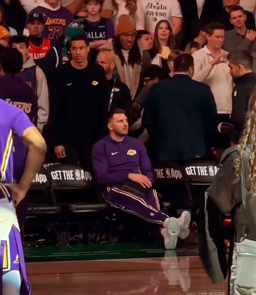 [Video] Luka gets a standing ovation in Dallas