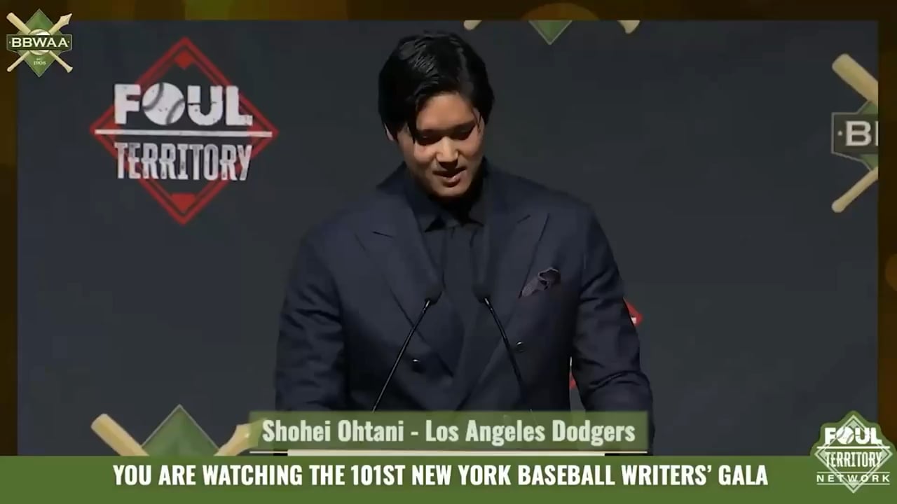 [FoulTerritory] Shohei Ohtani accepts the NL MVP Award at the BBWA Award show, delivers 2 min+ speech in English