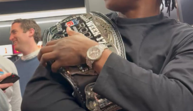RB Jacory “Bill” Croskey-Merritt unboxing and flexing his Pepsi Zero Sugar Rookie of the Week belt from Week 17