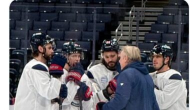 Bones talks with the boys