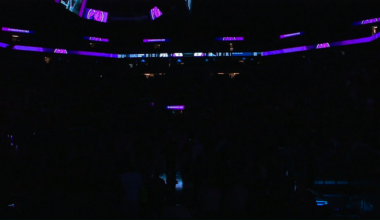 [Highlight] Minnesota holds a moment of silence for Alex Pretti, as multiple fans shout: "F*CK ICE!!!"