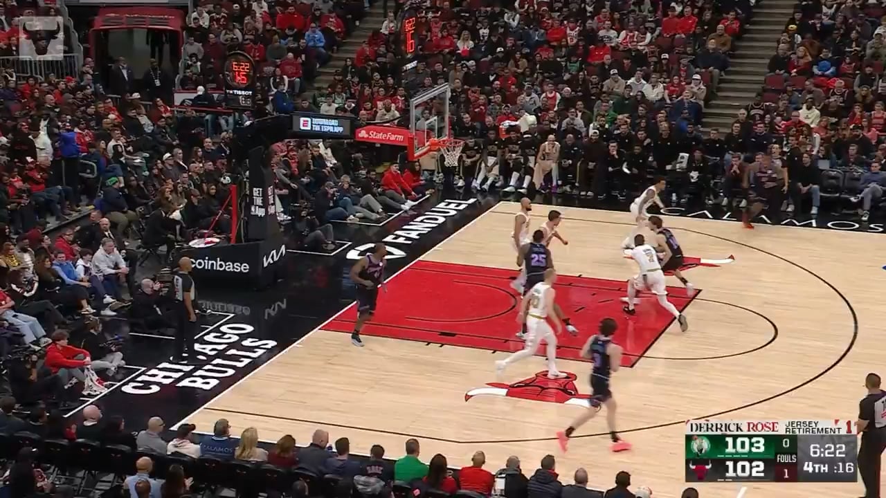 Patrick Williams with the fake and dunk!