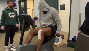Micah Parsons rehabbing at Lambeau with the trainers (from Micah's IG)