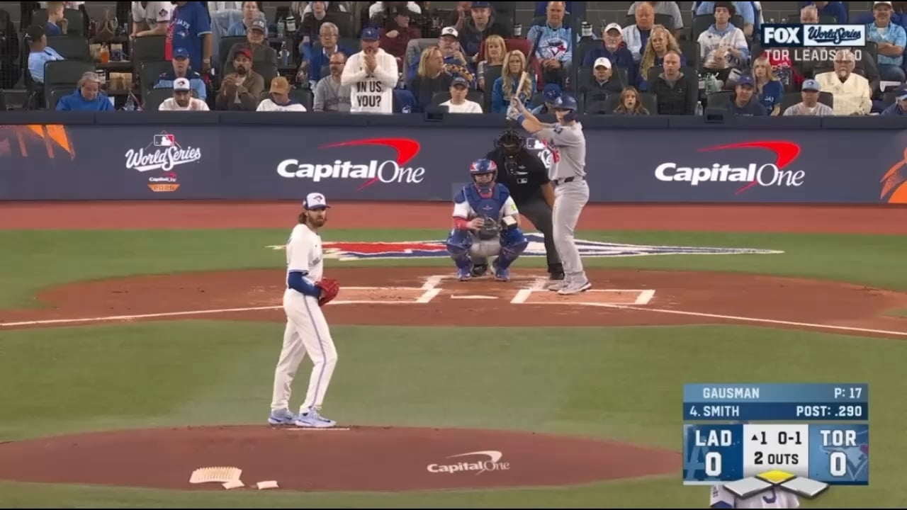 3 months ago, Yamamoto carried the team with yet another complete game of his own, while Smith and Muncy provided the big hits to help even the series.