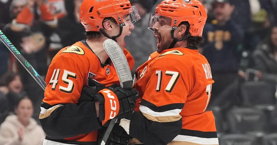 Alex Killorn skates career game 1,000 tonight!!