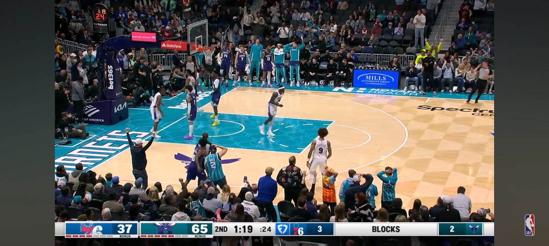 Kalkbrenner audibly tells Grant "I got you" as he demolishes the drive to the rim, igniting a Ball-Brandon alley oop