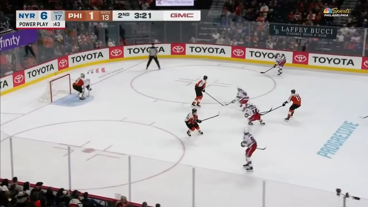 Huge short handed goal from the TRAVII to cut the lead to 4