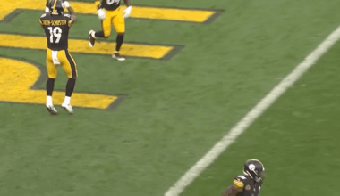 Steelers WR JuJu Smith-Schuster and Steelers RB Le'Veon Bell do a hide-and-seek celebration after a TD. The best touchdown celebration of all time